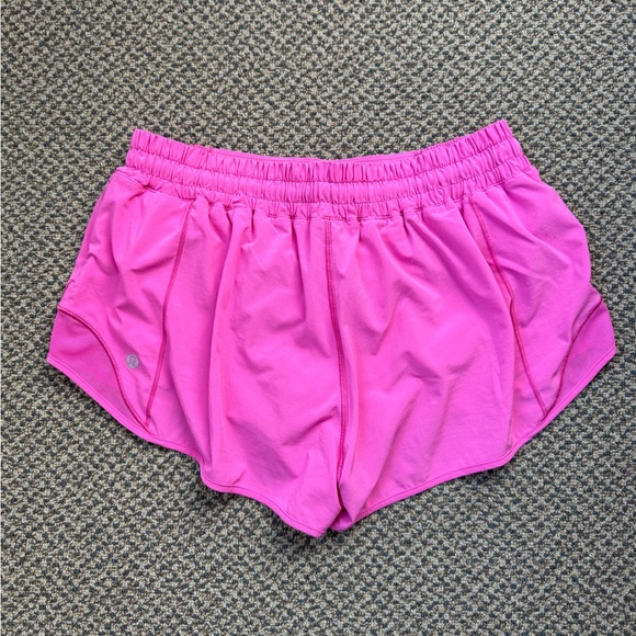 Lululemon Hotty Hot Low Rise Short 2.5” Lined - Picture 2 of 2